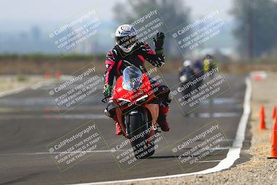 media/Sep-20-2025-TrackDaz (Sat) [[27f0cde673]]/A Group/2pm (Turn 9)/